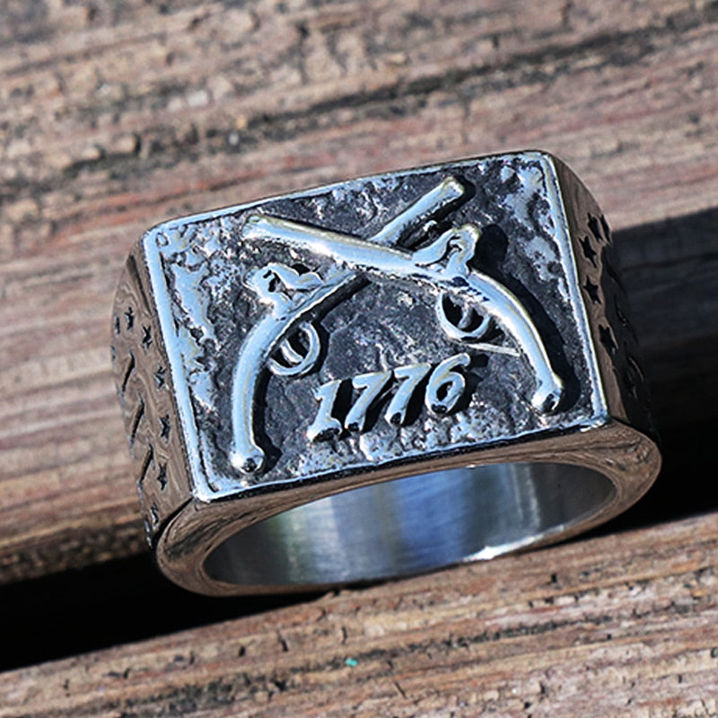 Vintage 1776 Independence Day Ring